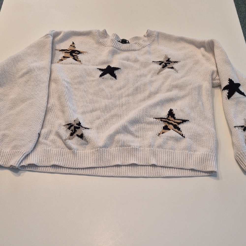 Tribal White Sweater Sz L with Black and Tan Star Accents